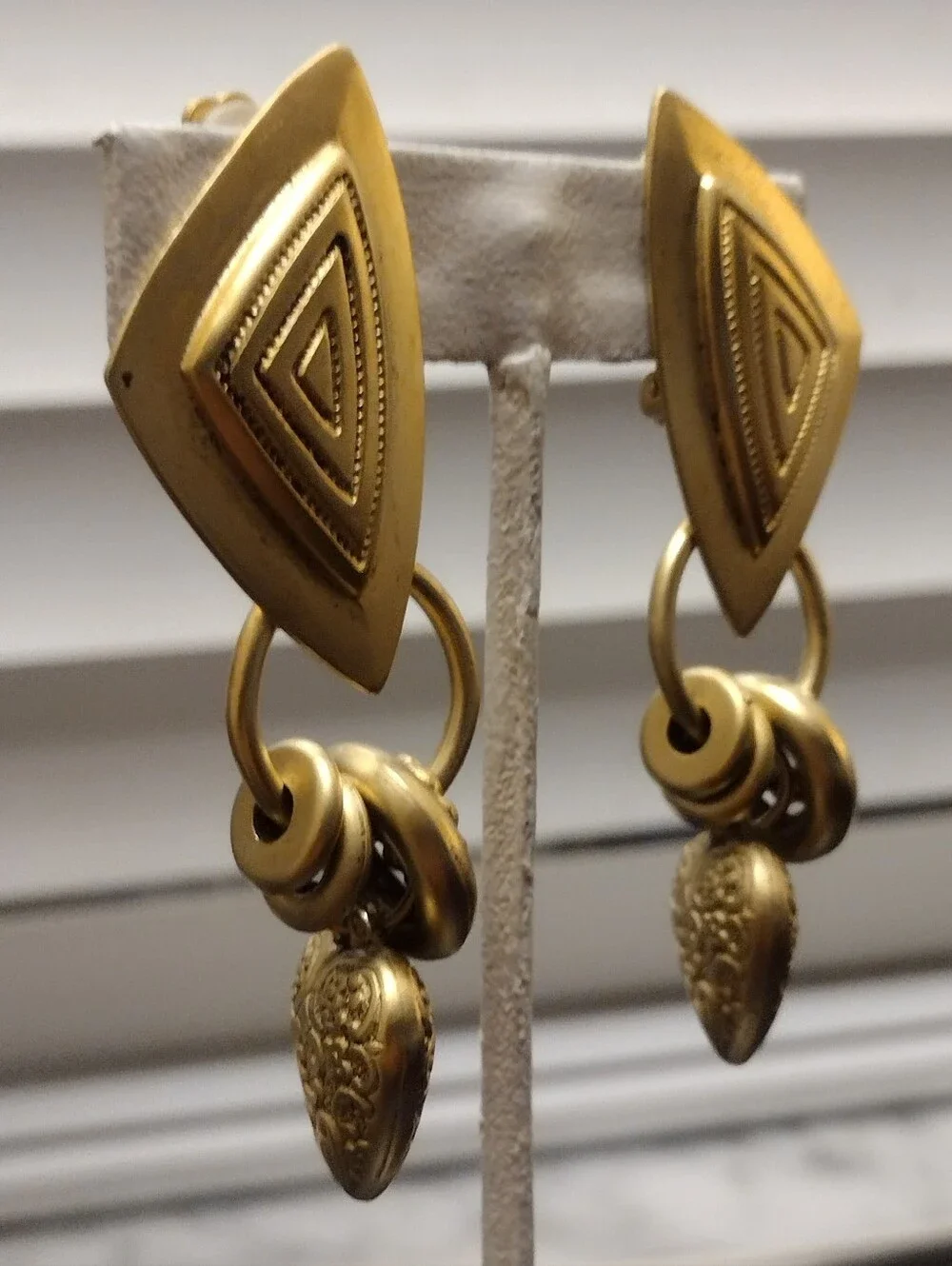 Vintage Norma Jean Gold Tone Geometric Heart Dangle Clip On Earrings Signed